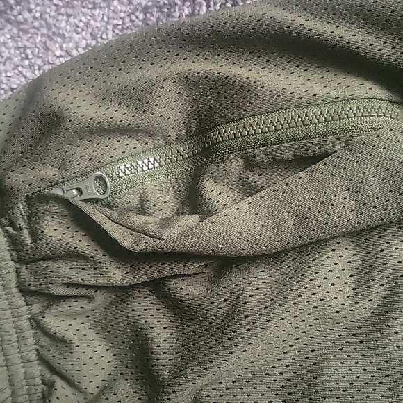 Nike Basketball Shorts - Picture 5 of 7